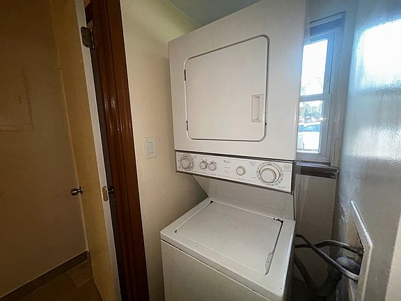 5th image of 2325 W Pensacola St APT 113