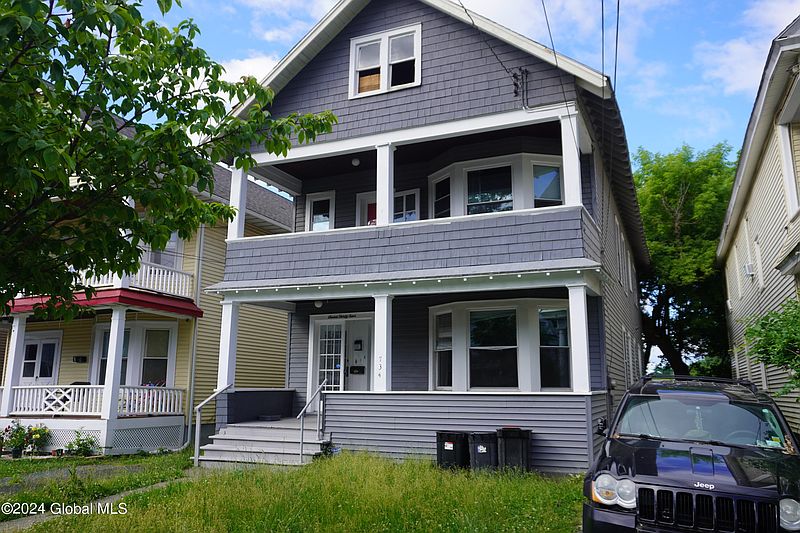 2nd image of 734 Myrtle Avenue