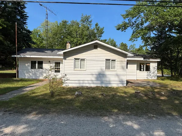 14588 Beach Ln, Ocqueoc, MI 49759