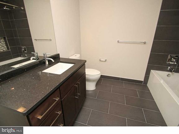 4th image of 400-4 S 45th St #3A