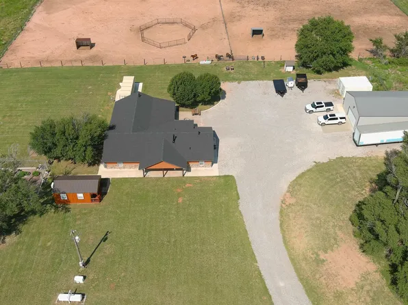 48667 S County Road 264, Ringwood, OK 73768