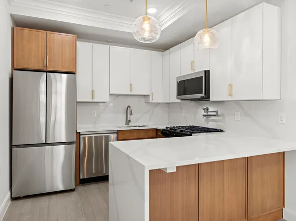 133 Clifton Place image 3 of 20