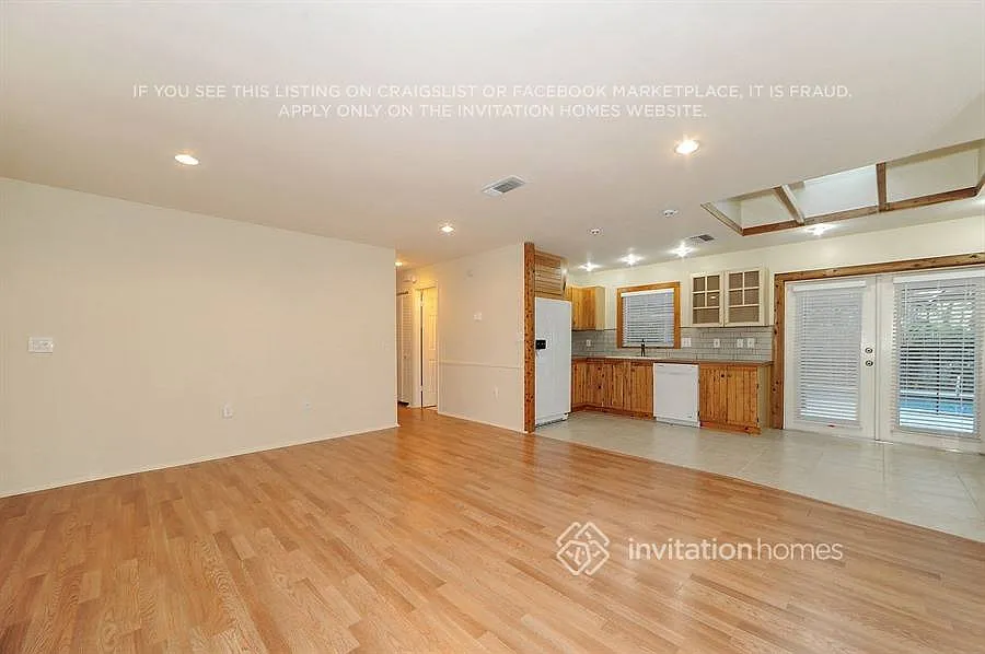 2719 Linwood Dr Sarasota, FL 34232 — Photo 3