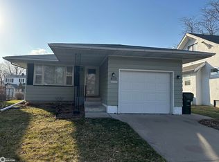 409 Spring St, West Burlington, IA 52655