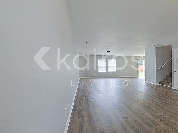 2nd image of 326 Kenneth Blvd NW