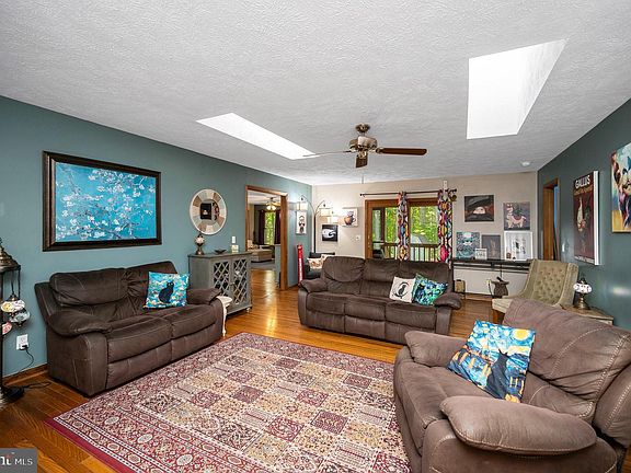 5th image of 108 Winchester Ln