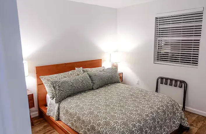 4495 Cocoanut Ave — Photo 15