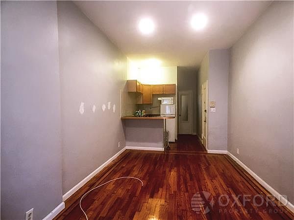 2nd image of 348 E 76th St Frnt 1