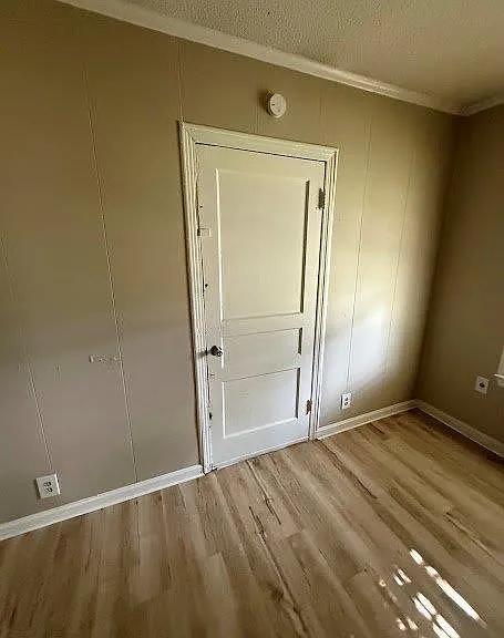1373 Salem St — Photo 9