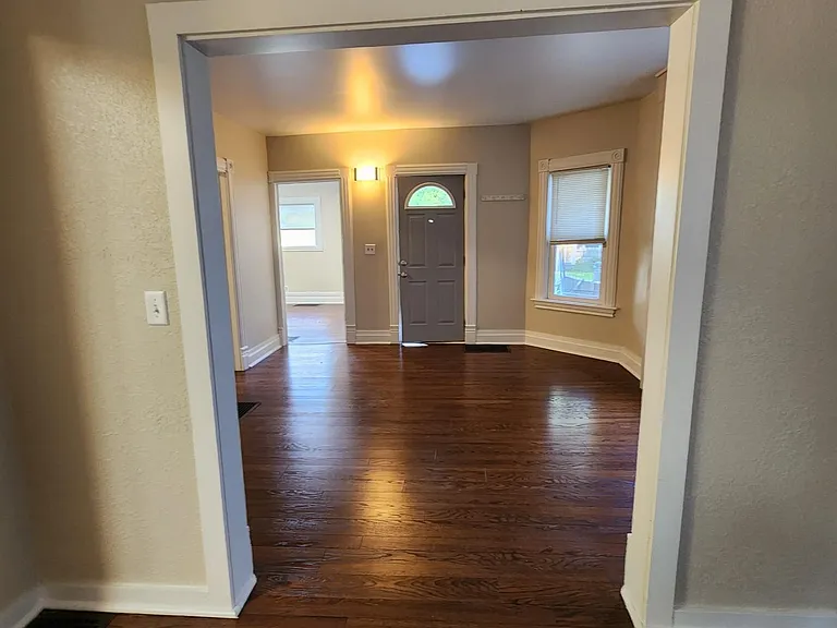 413 Ingleside Ter — Photo 2