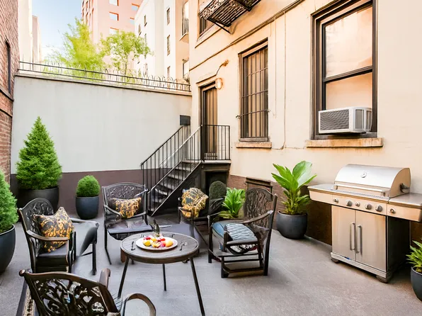 533 West 49th Street image 1 of 8