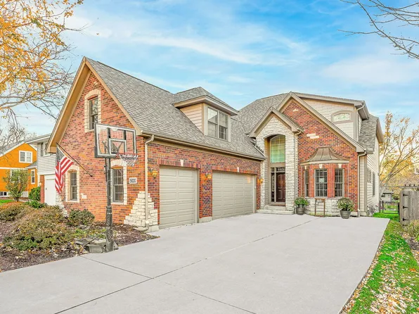 5820 Washington St, Downers Grove, IL 60516