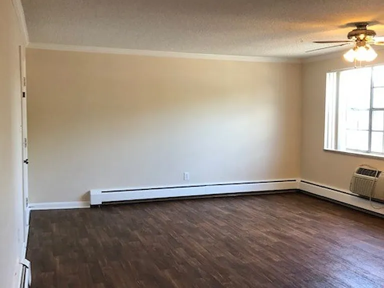 3401 S Marion St — Photo 6