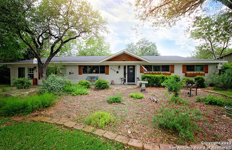 1st image of 113 ADOBE DR