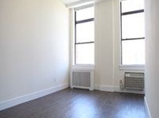 320 E 20th St, New York, NY 10003