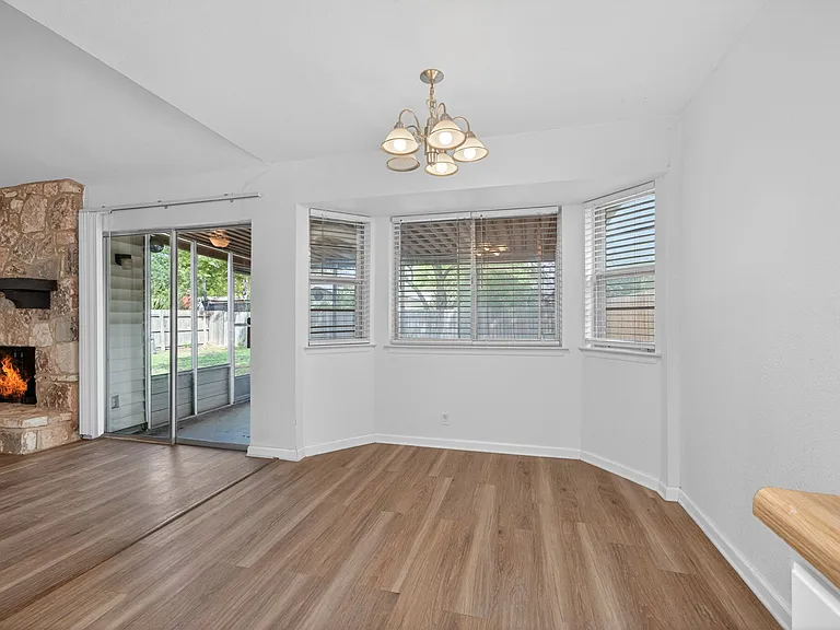 4659 Wetz Dr — Photo 11