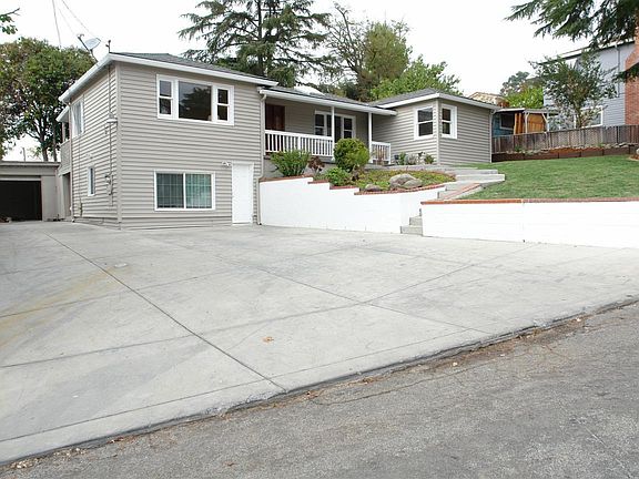 4th image of 15143 Rosemar Ave