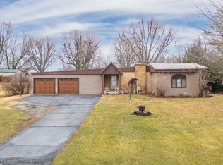 2136 N West Raintree Dr, New Castle, IN 47362