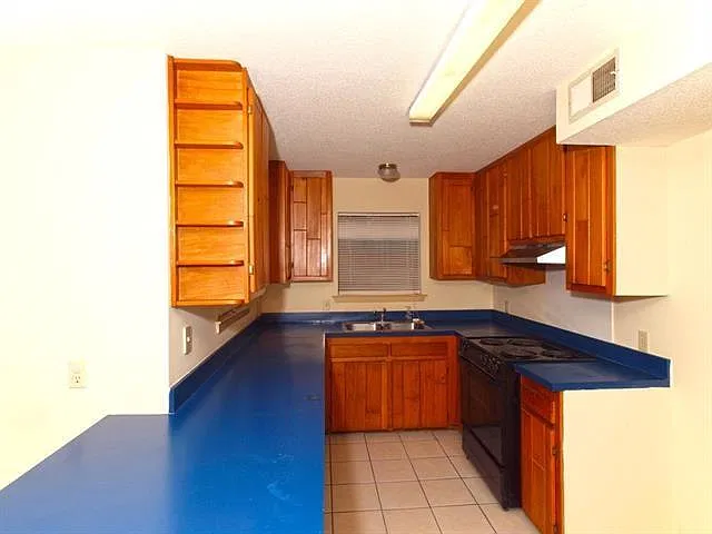 2 bed, 1.5 bath, 1000 sqft, $1,100 — Photo 4