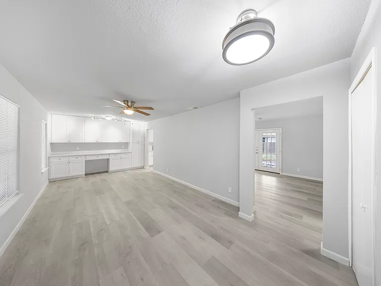 4243 Greystone Dr — Photo 7
