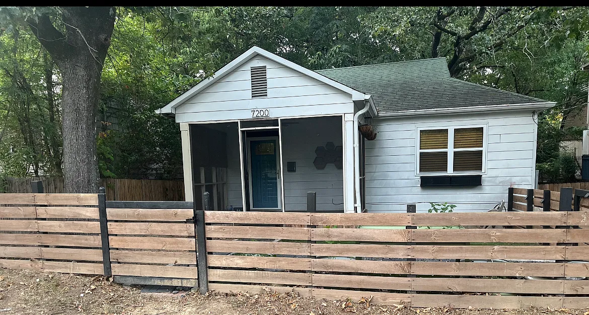 2 bed, 652 sqft, $1,000 — Photo 1