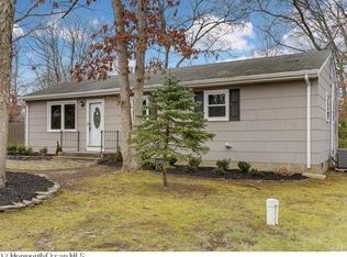 184 Mermaid Dr, Manahawkin, NJ 08050