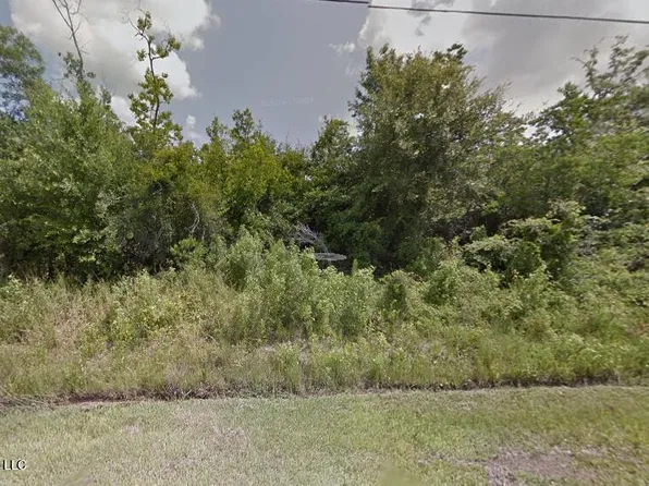 1 Beverly St, Bay Saint Louis, MS 39520