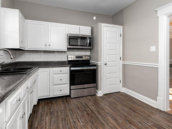 3rd image of 323 Bellevue Ave