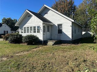 705 S King St, Robinson, IL 62454