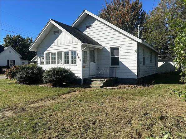 705 S King St, Robinson, IL 62454