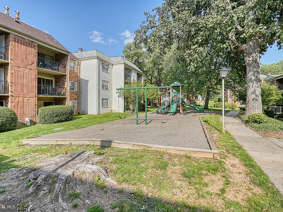 5th image of 882 College Pkwy APT 204