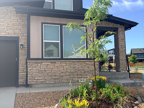2nd image of 928 Saint Andrews Ln