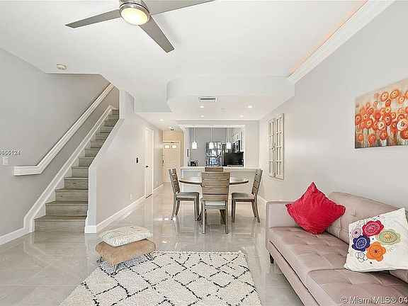 5th image of 55 Whitehead Cir