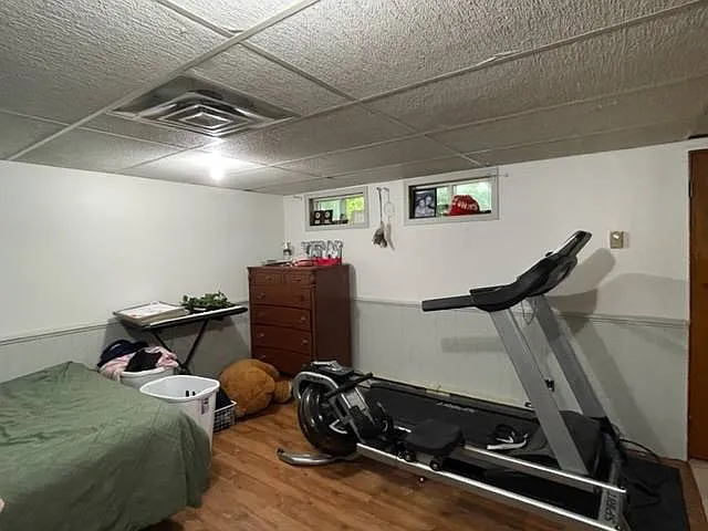 435 Karn St — Photo 11