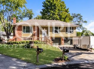 517 NE Grant Dr, Blue Springs, MO 64014