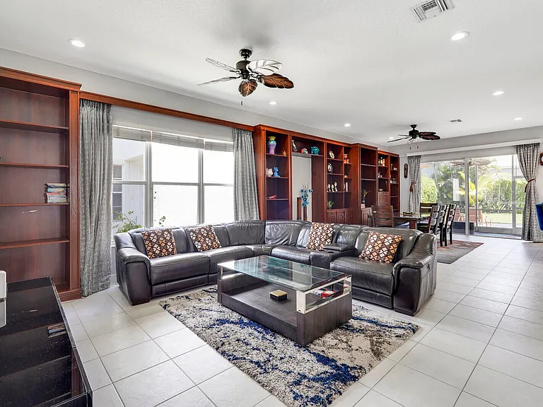 19084 Skyridge Cir — Photo 6
