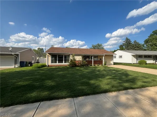 6663 Rochelle Blvd, Parma Heights, OH 44130