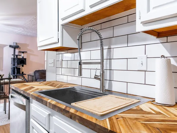 1955 Ottawa Dr, Circleville, OH 43113