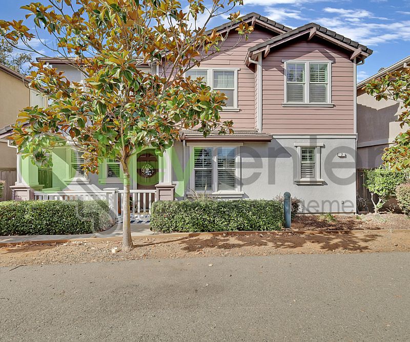 1st image of 7 Crystalwood Cir