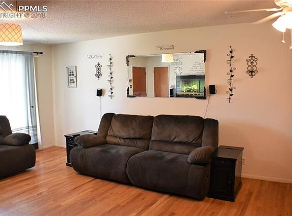 3rd image of 3821 Brookfield Ln