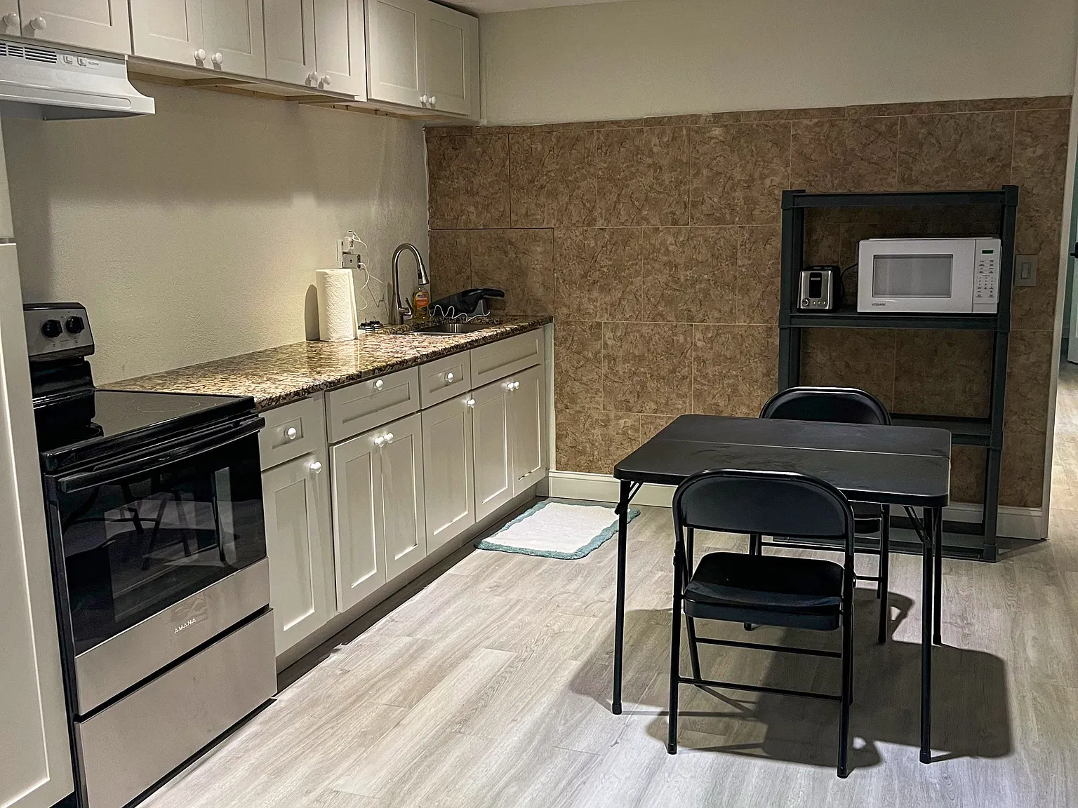4 bed, 5.0 bath, 2300 sqft, $1,226 — Photo 4