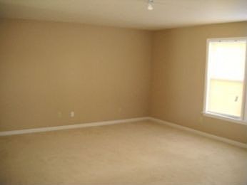 5th image of 304 Farm Springs Dr