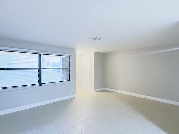 3rd image of 847 SE 8th Ter Unit B