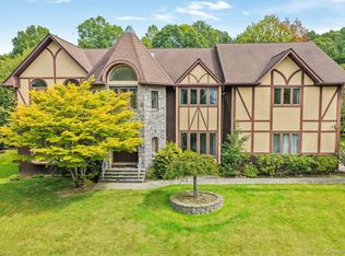 47 Westchester View Ln, White Plains, NY 10607