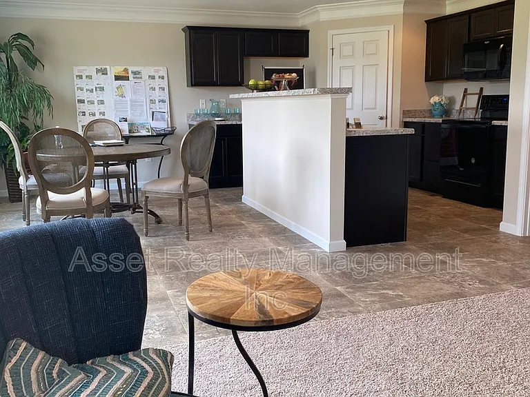 1160 Cloud View Dr — Photo 7