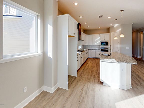 5th image of 139 Village Grande Dr