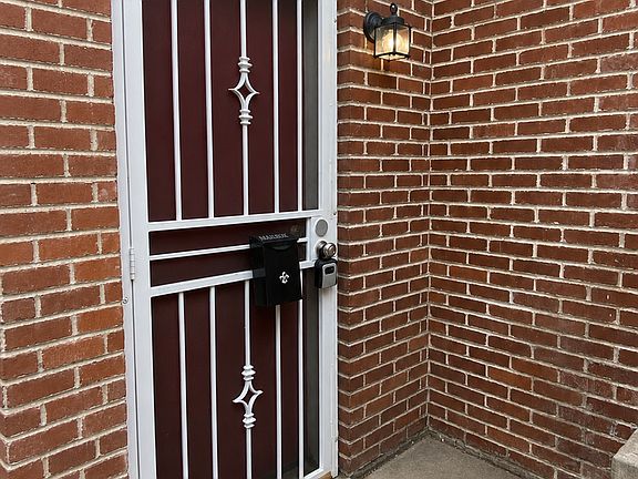 2nd image of 1495 Wright St