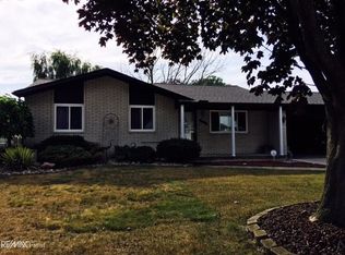 29233 Nottingham Cir E, Warren, MI 48092