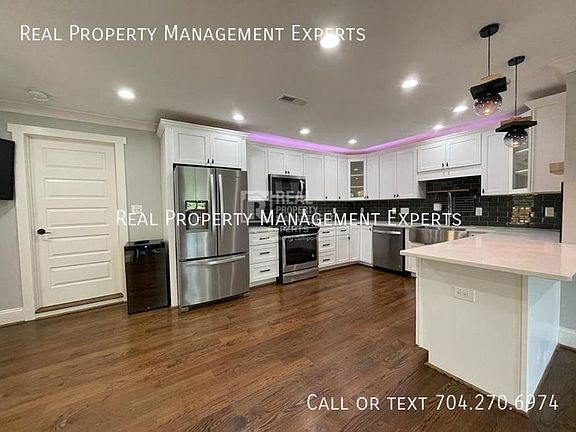 2nd image of 2243 Shamrock Dr