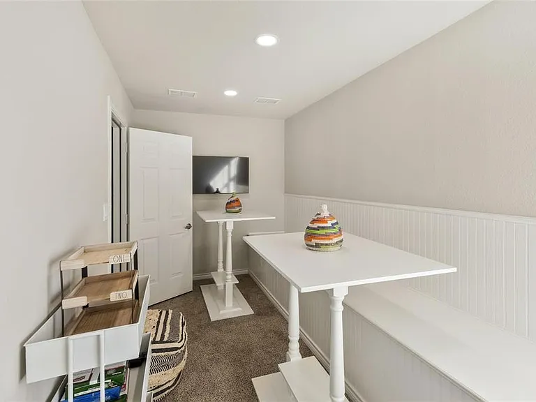 916 W Peach St — Photo 24